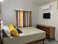 Sleeps 4 with Free Parking 15-Min to Beach - 2 estrellas