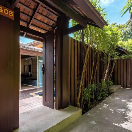 Malabar Pool Villa Phuket Отели рядом с достопримечательностью «Порт Ратсада»