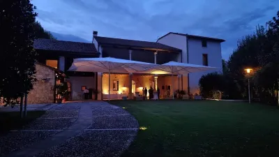 Villa Valmarana de Toni Hotels near Museo Civico 'G. Zannato'