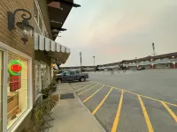 Silver Crest Lodge - parking