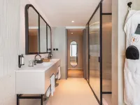 Luster Hotel Hotels near Lisbon Water Museum
