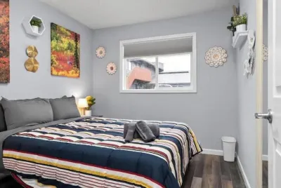 Lovely 1 bedroom unit, centrally-located [3]