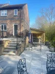 Riverside Two Bedroom Townhouse in Abergavenny with Car Charger.