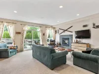 The Marmot's Den - Large Family-Friendly Ski Retreat in Sun Peaks Hotels in Sun Peaks