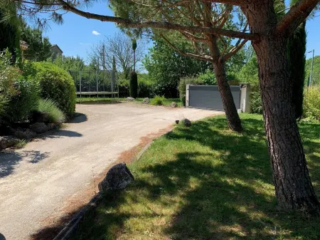 Spacious house with pool and garden ideal for family holidays