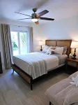 Salt and Sand - renovated 2b/2b condo at Sunset Cove on famous Seven Mile Beach