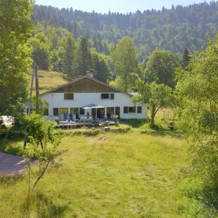 Spacious family inn surrounded by nature Отели в г. Вантрон