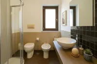 Lovely Central Apartment with 2 Suites — 2 min from the Cathedral Hotels in Monte di Pietà