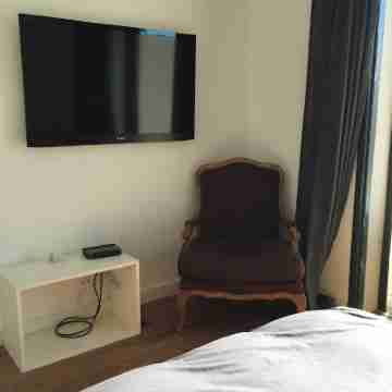 MODERN VILLA WITH HEATED POOL. Rooms