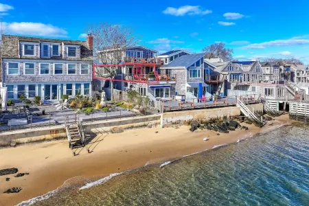 Stunning Views - West End Waterfront w/ Parking