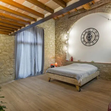 Villa Marghi, modern villa with infinity pool overlooking Lake Trasimeno
