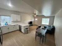 402 Spacious 3 Bedroom Townhouse