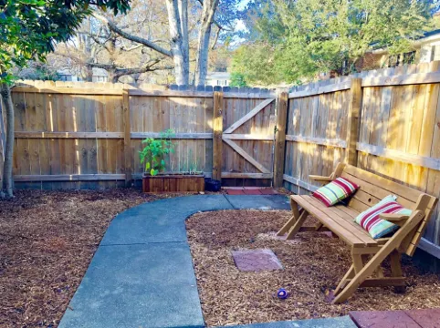 Charming Mt. Pleasant Townhome - pet friendly with parking & free WiFi