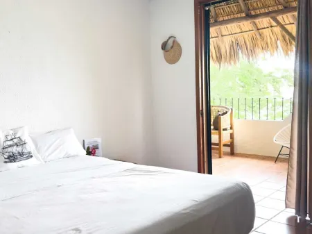 Acogedora palapa privada cerca de la playa.