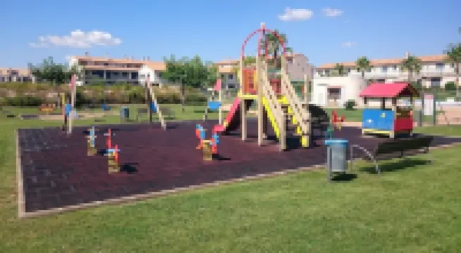 SENSATIONAL SEMI-DETACHED HOUSE TO RELEASE .... POOL OF 1.00 m2. WITH CIUCUITO SPA.