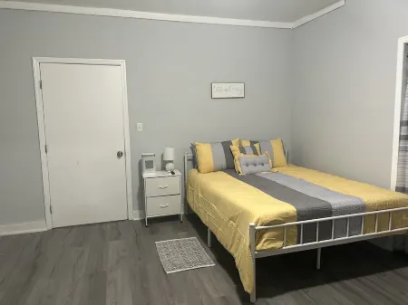 Cozy Condo/ Centrally Located