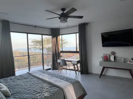 Ocean View Villa at Cerromar, El Sunzal near El Tunco Отели рядом с достопримечательностью «El Tunco»