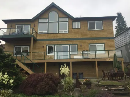 Lakefront retreat.  Welcome to Big Lake.  4 Bedroom House