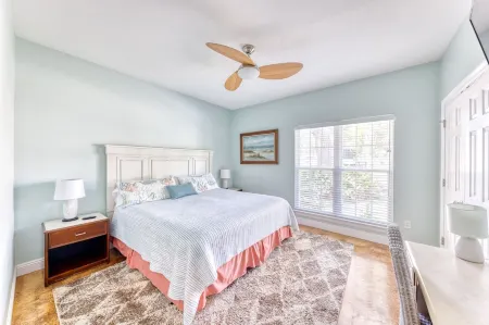 Turtle Cove Cottage Downtown Ocean Springs! Golf Cart Rental Available!!!