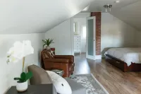 Spacious Downtown 5 bedroom historic house! Close to Everything Downtown! Hotel in zona Charlottetown City Hall