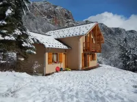 Chalet 10/12 people in the hamlet of Ecrins