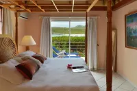 Villa Rosebud, 2BR, 2BA, (Sleeps 2-4), on the beach of Anse Des Cayes