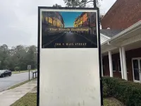 5 minutes to Fort Stewart , home of 3ID!!!Newly renovated ultra modern apartment