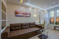 Luxury apartment with a big Jacuzzi and Sauna!