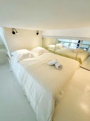 Cosy air-conditioned apartment near train station and beach ideal for families x1f30a;