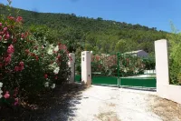 Bas de Villa sur Grand Jardin Privatif Gazonné, Entrée Indépendante Hotel a Sollies-Toucas