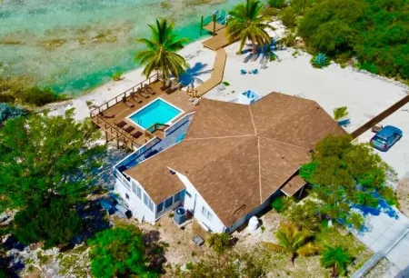 Wonderful Ocean Front Home with Pool