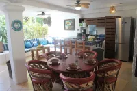 Villa Sophie 3BR/3BA, Beach Front Terrace, Heated Pool, Parking.