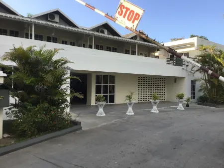 Lovely Studio With Pool On Beach