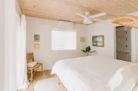 Cocomo Cottage - Boutique Retreat at Surfer's Beach Hotels in Gregory Town