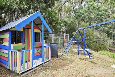 Serenity@ Daylesford - wood-fire - aircon - wifi - Netflix Отели рядом с достопримечательностью «Уомбат Хилл Ботаник Гарденс»