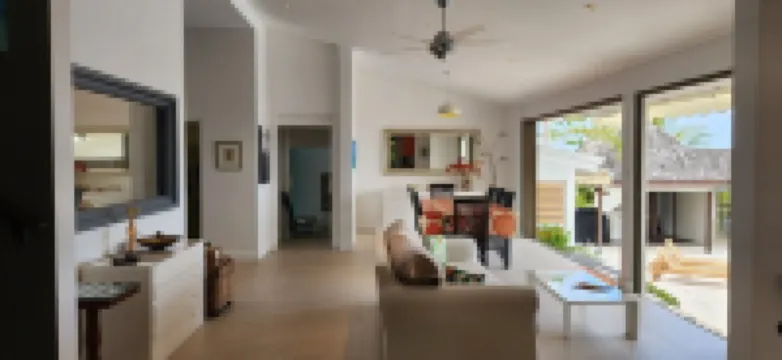 In a quiet, popular subdivision, villa with pool, view of Moorea, 5 bedrooms Hotels in Punaauia