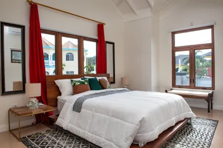 Luxury Oceanside Villa Minutes from Ocho Rios, Chef and Staff Included!