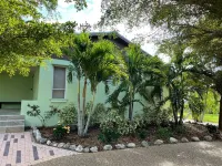 Lovely Siesta Key house near beach w/ heated pool - Safe & Available for rental! Hotels near Crescent Beach