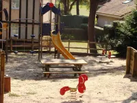 Apt type studio, 4/5 pers, in residence with swimming pools, beach and golf on foot