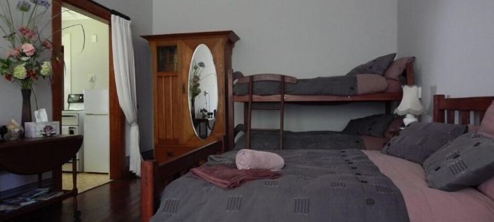 Beautiful old villa apartment in charming setting. Ξενοδοχεία στην πόλη Γουανγκανούι