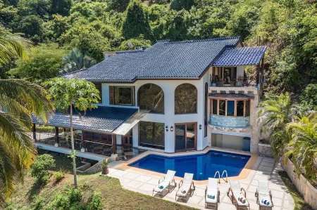 Amazing Villa with Ocean View and private pool!