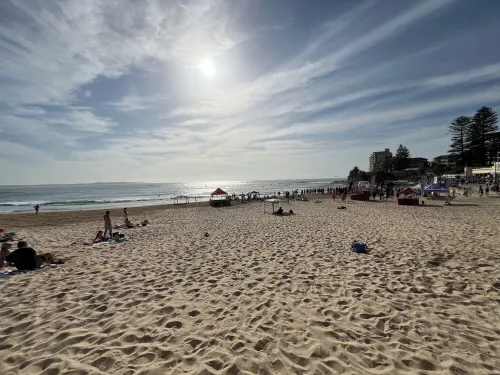 Beachside Bliss just a sand castle from everything, 2BR, 2BA Apartment, sleeps 6 Hotels in Cronulla