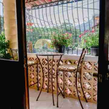 Romantic Zone - Spacious 2 Bed Apt - Mins To Beach Fitness & Recreational Facilities