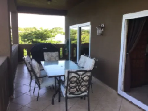 Sunrise Harbor, Roatan's Premier Vacation Retreat