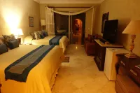 UNBELIEVABLE VIEWS-EXTRA LARGE BALCONY FOUR LOUNGE CHAIRS 3 KING BEDS - Villas