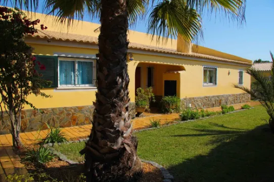 Villa Maça-huge villa perfect for families in 3acre farm near Quinta do Lago