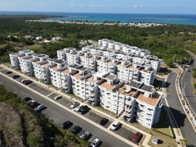 3 Bedrooms Apt. close to main beaches/ attractions
