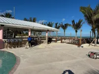 Newly renovated condo with golf cart included,  in Bahama Bch Club, Treasure Cay - piscina