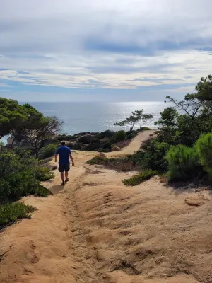 Spacious, well equipped apartment, broadband, Sky TV, with pool just outside.