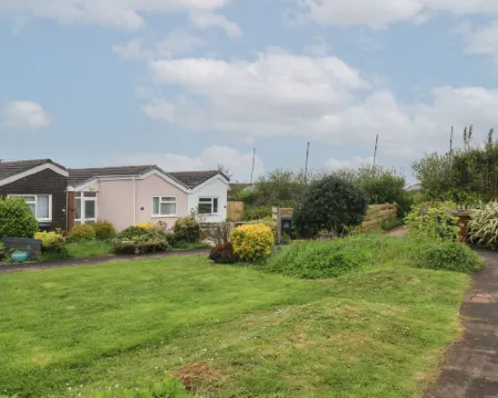 Sunny Breeze Hotels in Malborough